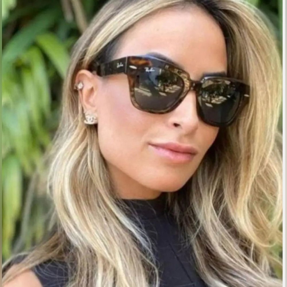 Ray-Ban State Street Women’s Fashion Sunglasses RB2186 Brown Tortoise Smoke 350 - Picture 7 of 8